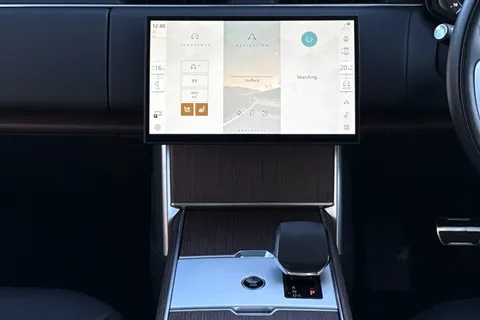 KS24WCK Land Rover Range Rover 3.0 P460e HSE 5dr Thumbnail #16