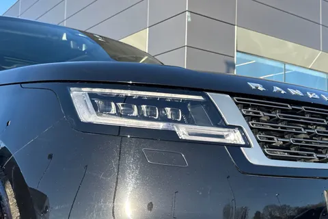 KS24WCK Land Rover Range Rover 3.0 P460e HSE 5dr Thumbnail #19