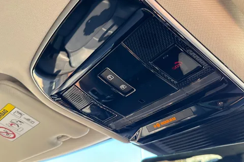 KS24WCK Land Rover Range Rover 3.0 P460e HSE 5dr Thumbnail #25