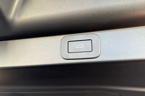 KS24WCK Land Rover Range Rover 3.0 P460e HSE 5dr Thumbnail #34