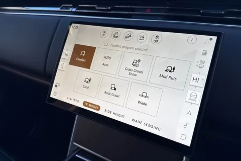 KS24WCK Land Rover Range Rover 3.0 P460e HSE 5dr Thumbnail #42