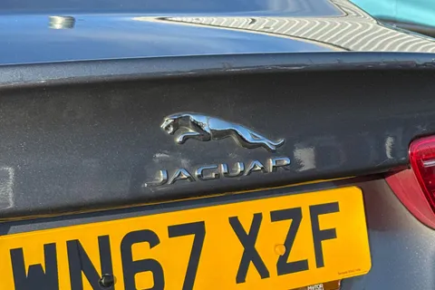 WN67XZF Jaguar XE 2.0i Prestige Auto Euro 6 (s/s) 4dr Thumbnail #25
