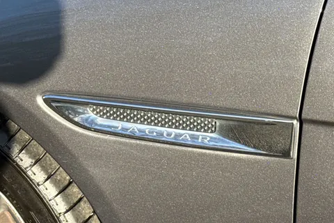 WN67XZF Jaguar XE 2.0i Prestige Auto Euro 6 (s/s) 4dr Thumbnail #26