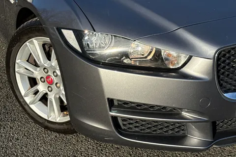 WN67XZF Jaguar XE 2.0i Prestige Auto Euro 6 (s/s) 4dr Thumbnail #27