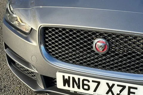 WN67XZF Jaguar XE 2.0i Prestige Auto Euro 6 (s/s) 4dr Thumbnail #30