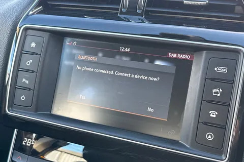 WN67XZF Jaguar XE 2.0i Prestige Auto Euro 6 (s/s) 4dr Thumbnail #48