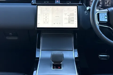 KP24CZN Land Rover Range Rover Velar 3.0 D300 Dynamic SE 5dr Thumbnail #15