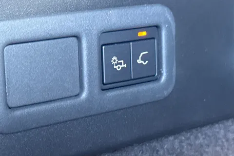 KP24CZN Land Rover Range Rover Velar 3.0 D300 Dynamic SE 5dr Thumbnail #30