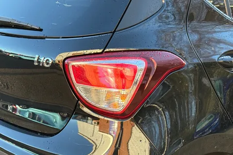 9 of 47 for HYUNDAI I10 1.0 Premium 5dr