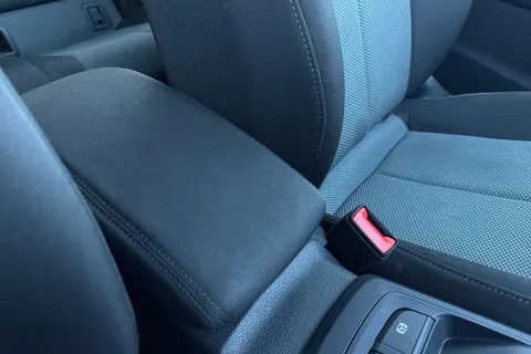 NG19ARF Audi Q2 SE 30 TDI  116 PS 6-speed Thumbnail #44