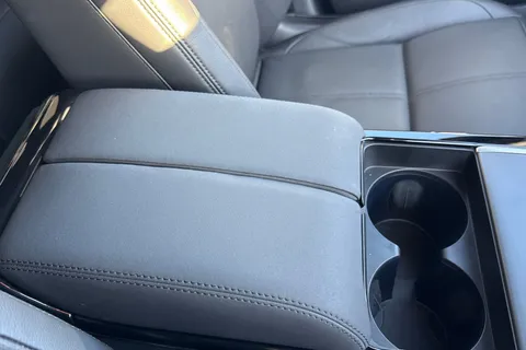 KP24CZN Land Rover Range Rover Velar 3.0 D300 Dynamic SE 5dr Thumbnail #44