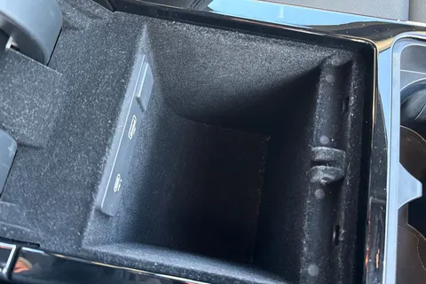 KP24CZN Land Rover Range Rover Velar 3.0 D300 Dynamic SE 5dr Thumbnail #46