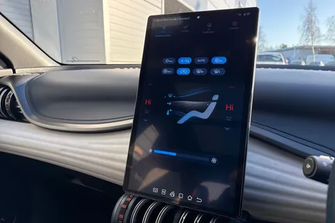 DA75NXZ BYD ATTO 3 60.48kWh Design Auto 5dr Thumbnail #19