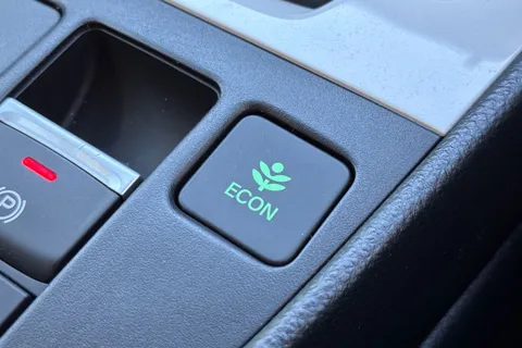 38 of 53 for HONDA JAZZ 1.5 i-MMD Hybrid Elegance 5dr eCVT