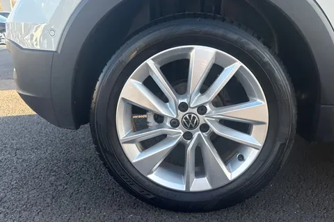 YD22HZJ Volkswagen T-Cross 1.0 TSI 110 SE 5dr **PARK ASSIST** Thumbnail #11