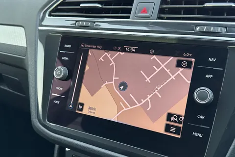 PE71ZYG Volkswagen Tiguan 2.0 TDI Life Euro 6 (s/s) 5dr Thumbnail #17