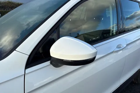 PE71ZYG Volkswagen Tiguan 2.0 TDI Life Euro 6 (s/s) 5dr Thumbnail #31