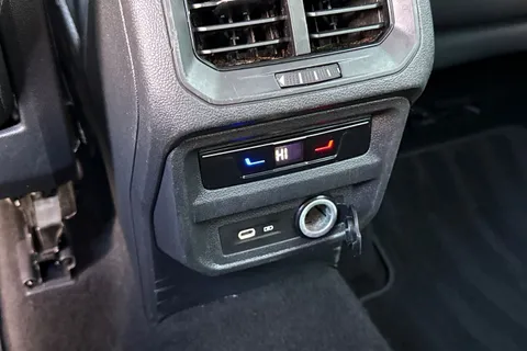 PE71ZYG Volkswagen Tiguan 2.0 TDI Life Euro 6 (s/s) 5dr Thumbnail #34