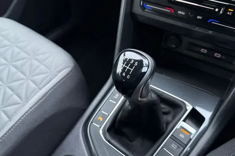 PE71ZYG Volkswagen Tiguan 2.0 TDI Life Euro 6 (s/s) 5dr Thumbnail #57