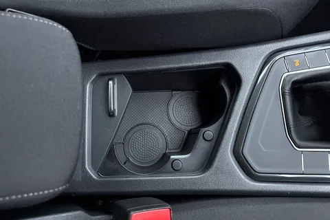 PE71ZYG Volkswagen Tiguan 2.0 TDI Life Euro 6 (s/s) 5dr Thumbnail #59