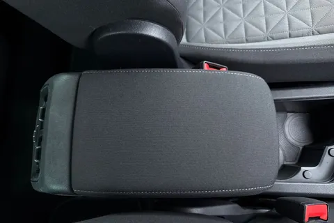 PE71ZYG Volkswagen Tiguan 2.0 TDI Life Euro 6 (s/s) 5dr Thumbnail #60