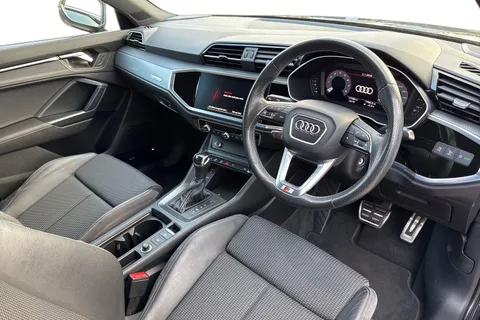 PL22ZTM Audi Q3 S line 35 TFSI  150 PS S tronic Thumbnail #7