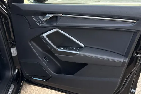 PL22ZTM Audi Q3 S line 35 TFSI  150 PS S tronic Thumbnail #17