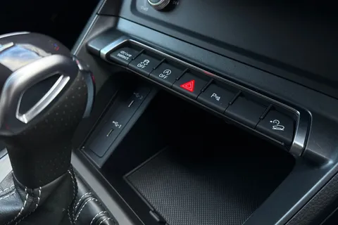 PL22ZTM Audi Q3 S line 35 TFSI  150 PS S tronic Thumbnail #32