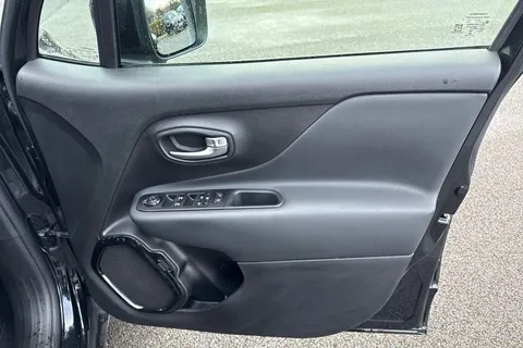 YH71WHE Jeep Renegade 1.0 GSE T3 Night Eagle Euro 6 (s/s) 5dr Thumbnail #21