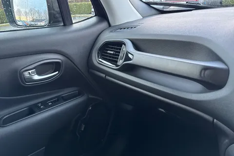 YH71WHE Jeep Renegade 1.0 GSE T3 Night Eagle Euro 6 (s/s) 5dr Thumbnail #60