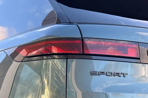 KN72YAK Land Rover Range Rover Sport 3.0 P510e Autobiography 5dr Thumbnail #20