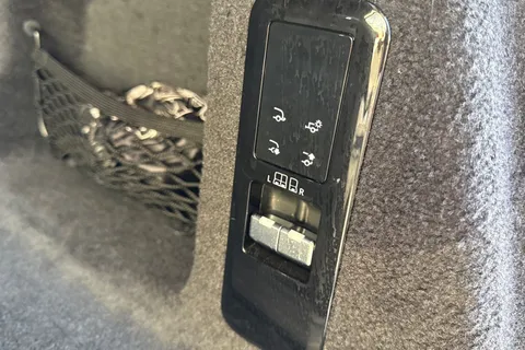 KN72YAK Land Rover Range Rover Sport 3.0 P510e Autobiography 5dr Thumbnail #28