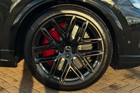 PN75GWZ Audi RS Q8 SUV performance Carbon Vorsprung   640 PS tiptronic Thumbnail #11