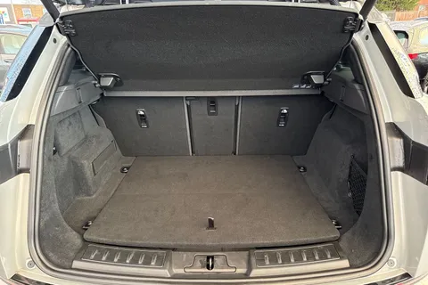 KO69VOG Land Rover Range Rover Evoque 2.0 D180 R-Dynamic HSE Auto 4WD Euro 6 (s/s) 5dr Thumbnail #10