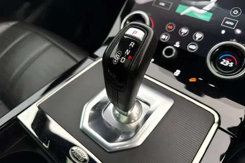 KO69VOG Land Rover Range Rover Evoque 2.0 D180 R-Dynamic HSE Auto 4WD Euro 6 (s/s) 5dr Thumbnail #20