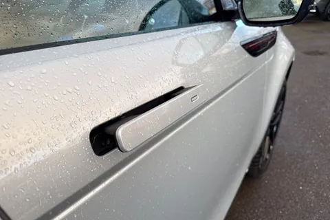 KO69VOG Land Rover Range Rover Evoque 2.0 D180 R-Dynamic HSE Auto 4WD Euro 6 (s/s) 5dr Thumbnail #29