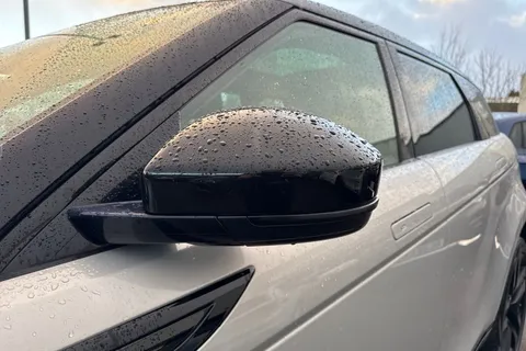 KO69VOG Land Rover Range Rover Evoque 2.0 D180 R-Dynamic HSE Auto 4WD Euro 6 (s/s) 5dr Thumbnail #32