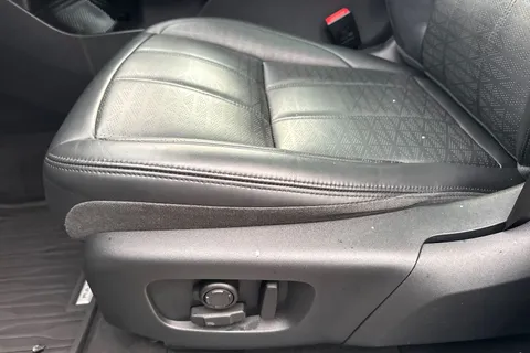 KO69VOG Land Rover Range Rover Evoque 2.0 D180 R-Dynamic HSE Auto 4WD Euro 6 (s/s) 5dr Thumbnail #38