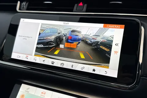 KO69VOG Land Rover Range Rover Evoque 2.0 D180 R-Dynamic HSE Auto 4WD Euro 6 (s/s) 5dr Thumbnail #47