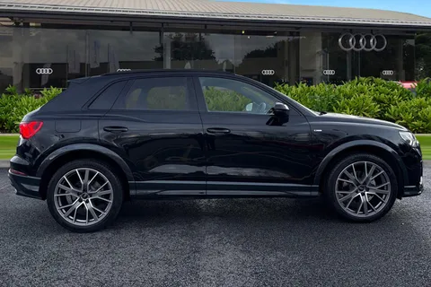 DV75ABX Audi Q3 2.0 TDI 35 Black Edition S Tronic Euro 6 (s/s) 5dr Thumbnail #4