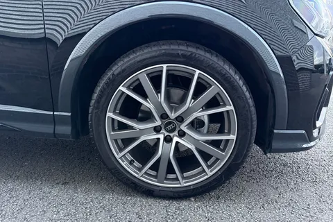 DV75ABX Audi Q3 2.0 TDI 35 Black Edition S Tronic Euro 6 (s/s) 5dr Thumbnail #10