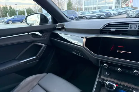 DV75ABX Audi Q3 2.0 TDI 35 Black Edition S Tronic Euro 6 (s/s) 5dr Thumbnail #20