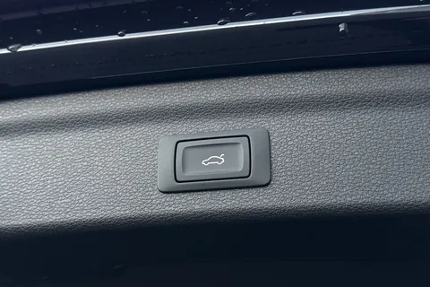 DV75ABX Audi Q3 2.0 TDI 35 Black Edition S Tronic Euro 6 (s/s) 5dr Thumbnail #44