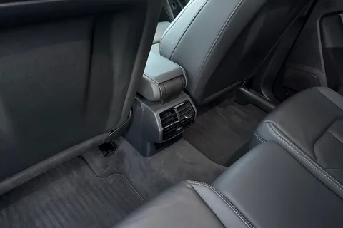 DV75ABX Audi Q3 2.0 TDI 35 Black Edition S Tronic Euro 6 (s/s) 5dr Thumbnail #46