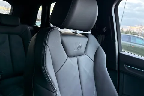 DV75ABX Audi Q3 2.0 TDI 35 Black Edition S Tronic Euro 6 (s/s) 5dr Thumbnail #55