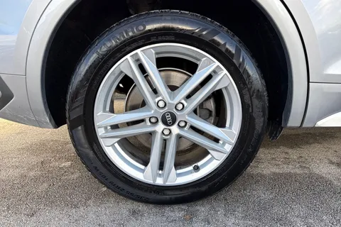 HF71VHH Audi Q5 2.0 TDI 40 S line Sportback S Tronic quattro Euro 6 (s/s) 5dr Thumbnail #10