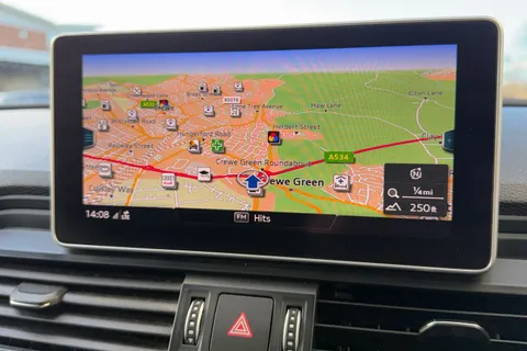 MW69XEZ Audi Q5 2.0 TDI 40 S line S Tronic quattro Euro 6 (s/s) 5dr Thumbnail #17