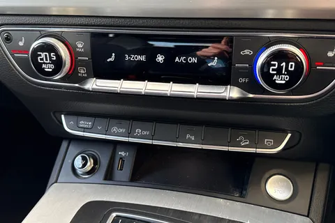 MW69XEZ Audi Q5 2.0 TDI 40 S line S Tronic quattro Euro 6 (s/s) 5dr Thumbnail #22