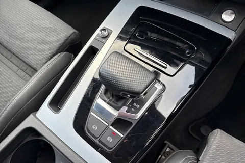 HF71VHH Audi Q5 2.0 TDI 40 S line Sportback S Tronic quattro Euro 6 (s/s) 5dr Thumbnail #23