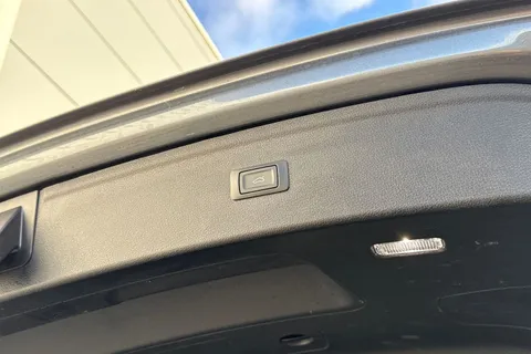 MW69XEZ Audi Q5 2.0 TDI 40 S line S Tronic quattro Euro 6 (s/s) 5dr Thumbnail #31